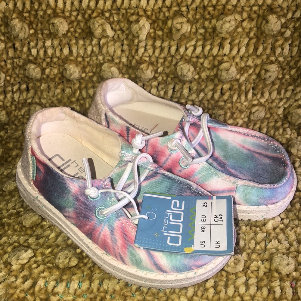 Hey Dude blue pink tie dye toddler size 8 has tags unworn no box